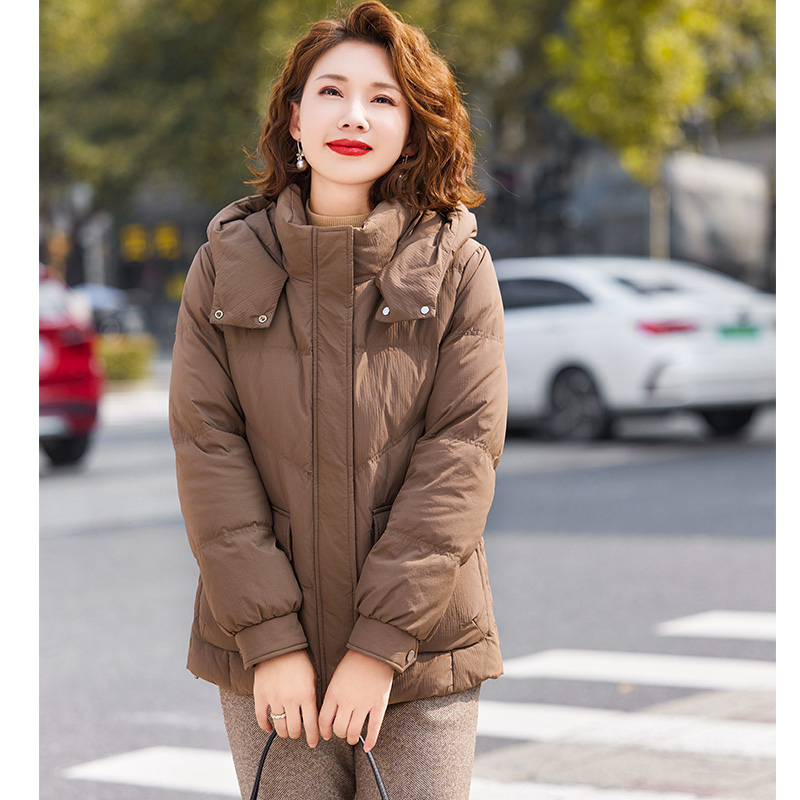 中年妈妈冬装羽绒服女2023新款中老年冬季上衣服洋气时尚保暖外套