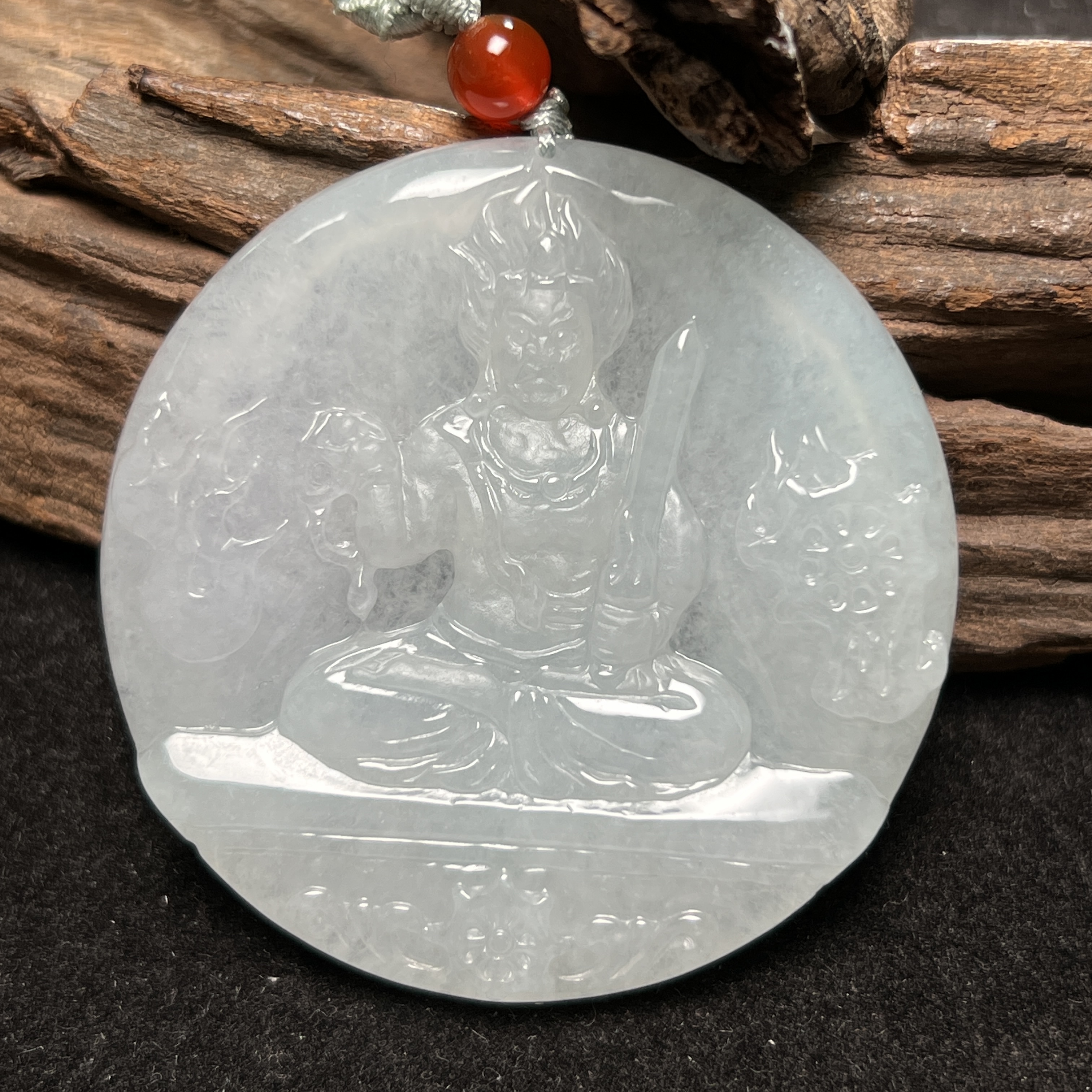 (生肖鸡)天然翡翠不动明王挂件（YW4111）
