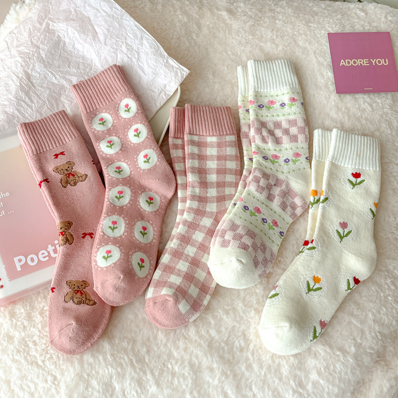 冬季新款爱心花朵中筒毛圈袜简约百搭字母小熊加绒加厚女士毛圈袜