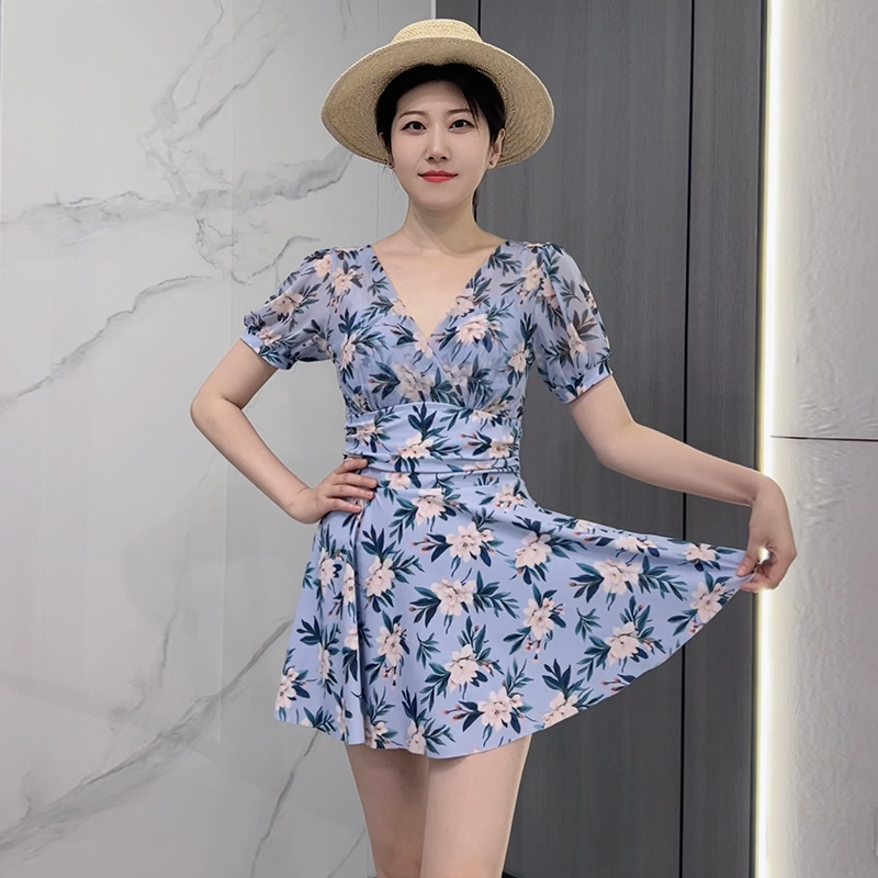 宜肤女款2023新款保守大码胖mm遮肚显瘦海边度假温泉泳装好看高端