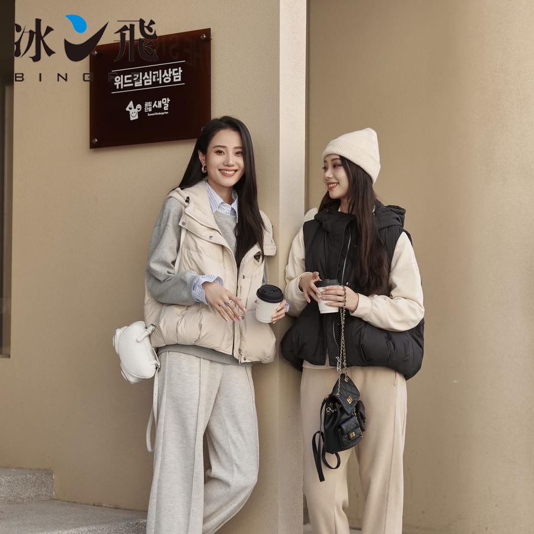 冰飞女士连帽羽绒马甲BF001A21624