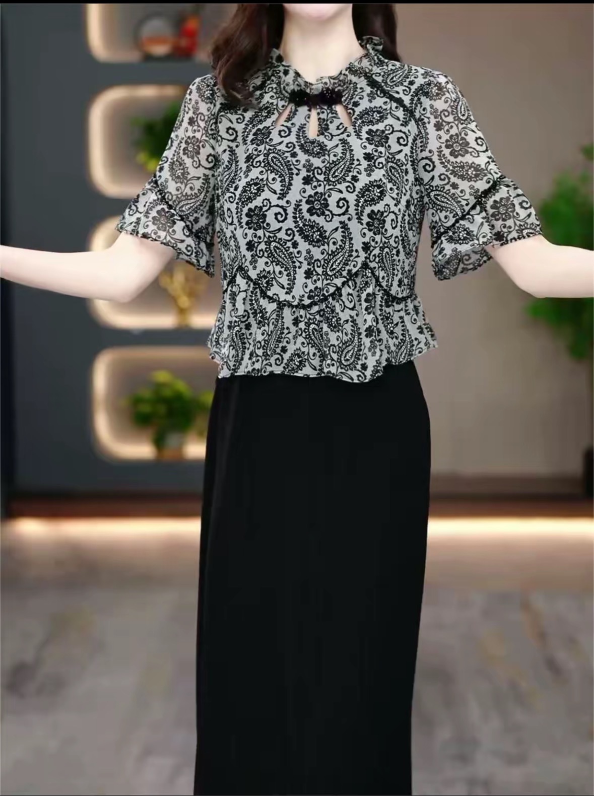 2025夏季新款碎花显瘦裙子时尚洋气百搭遮肚假两件连衣裙8983