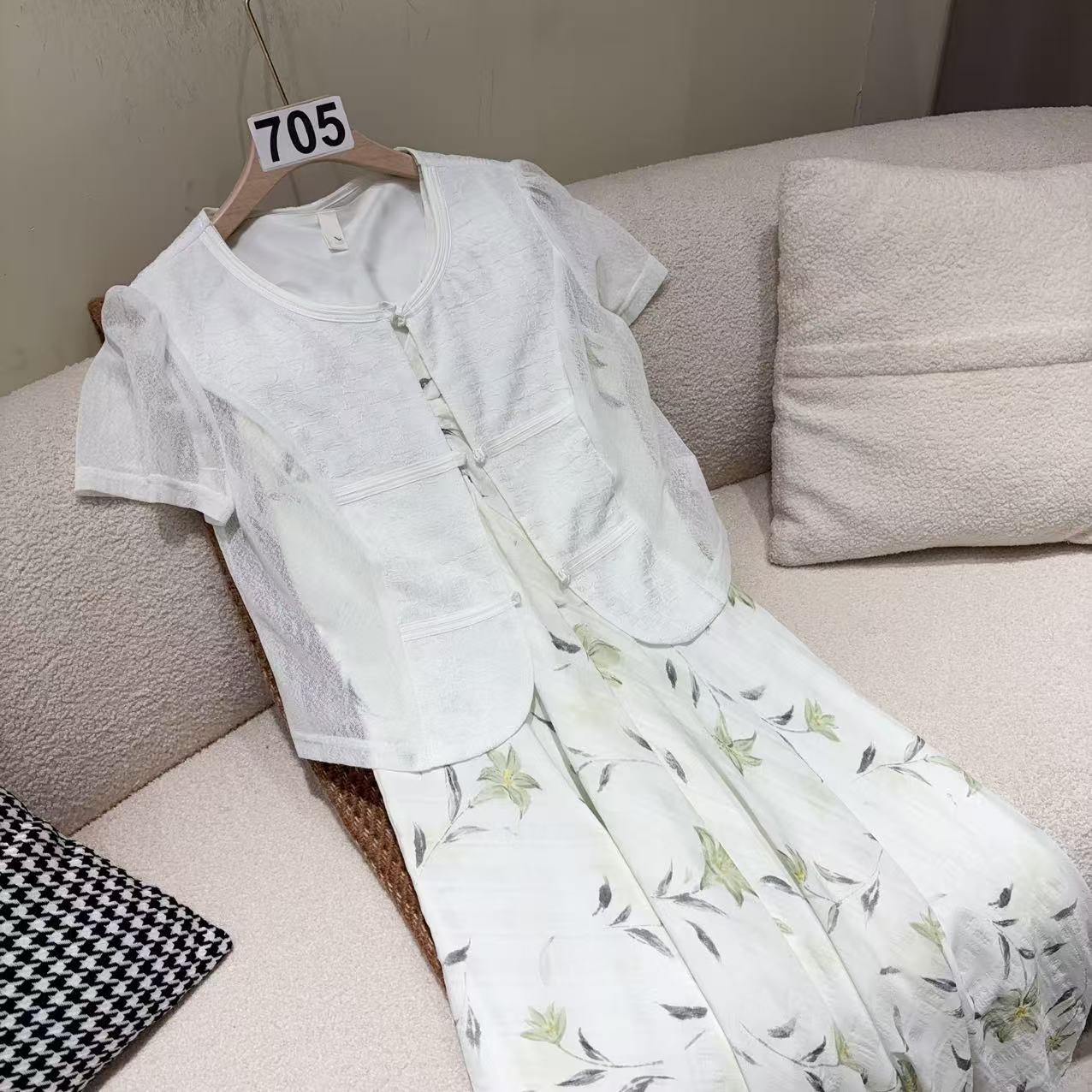 高端轻奢女装套装（701-710）