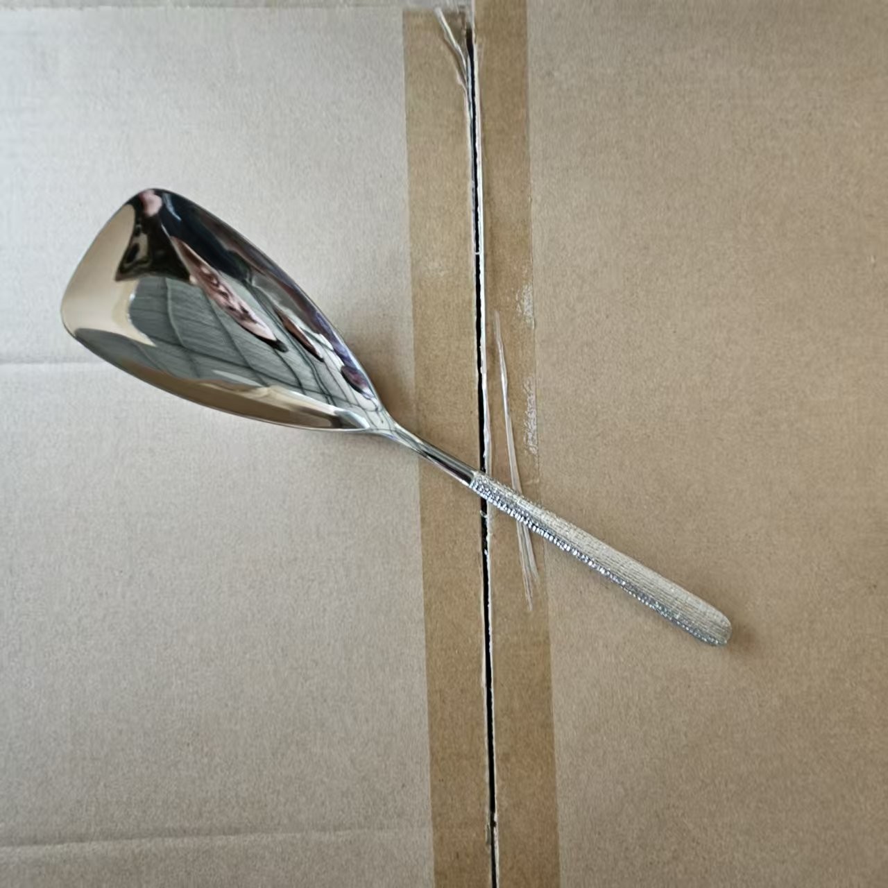 【拉夫分餐铲】摩瑟家居【拉夫分餐铲】QMSG玻璃花瓶摆件