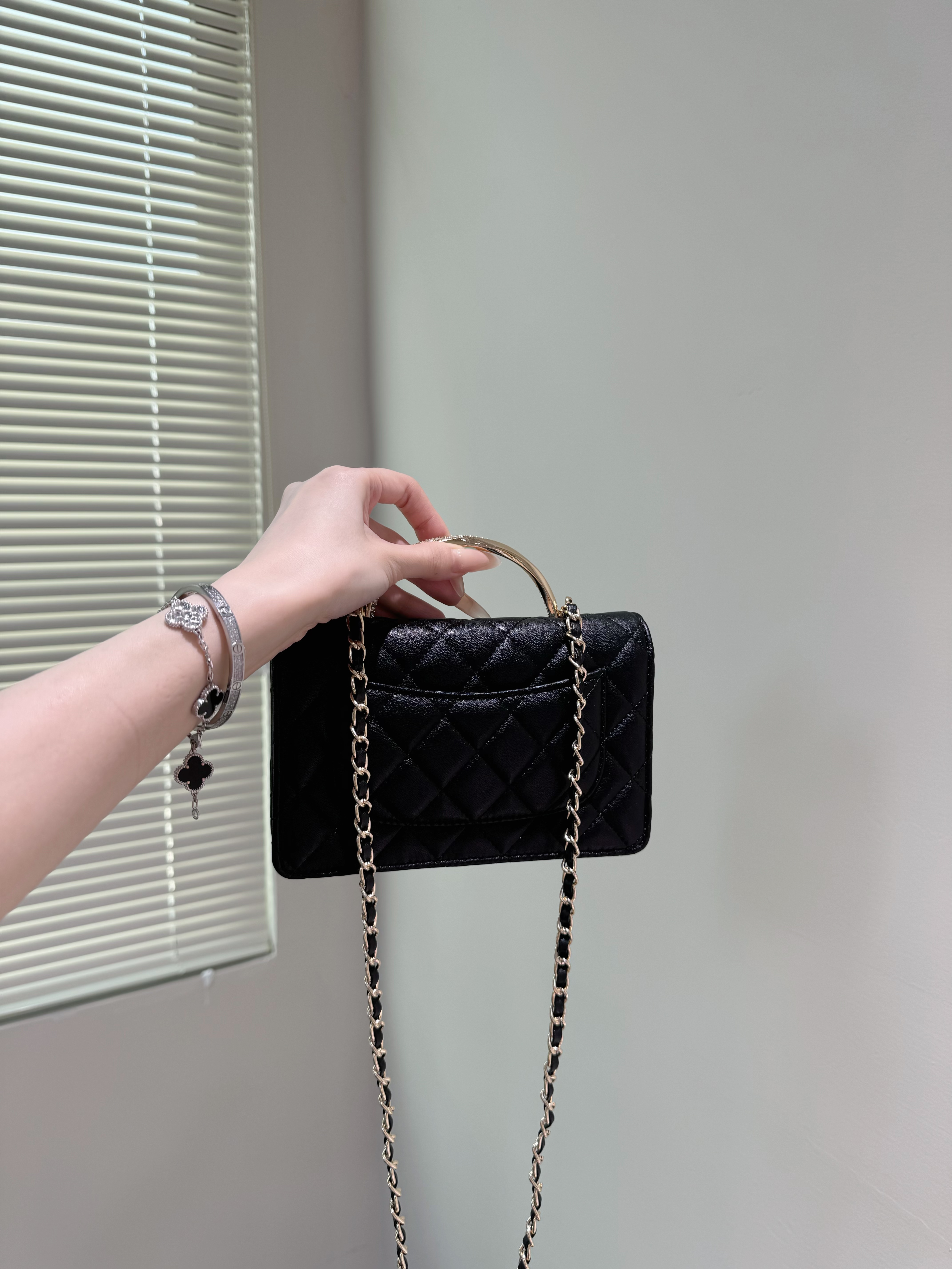 MIAO【24k woc】精致小香风斜挎手提包（无公仔挂件）