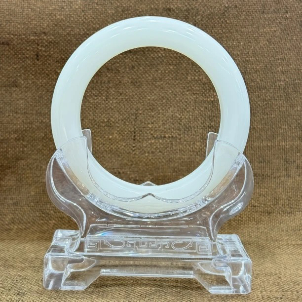 凤仪｜天然和田玉羊脂白手镯➕和田玉平安扣吊坠【周】