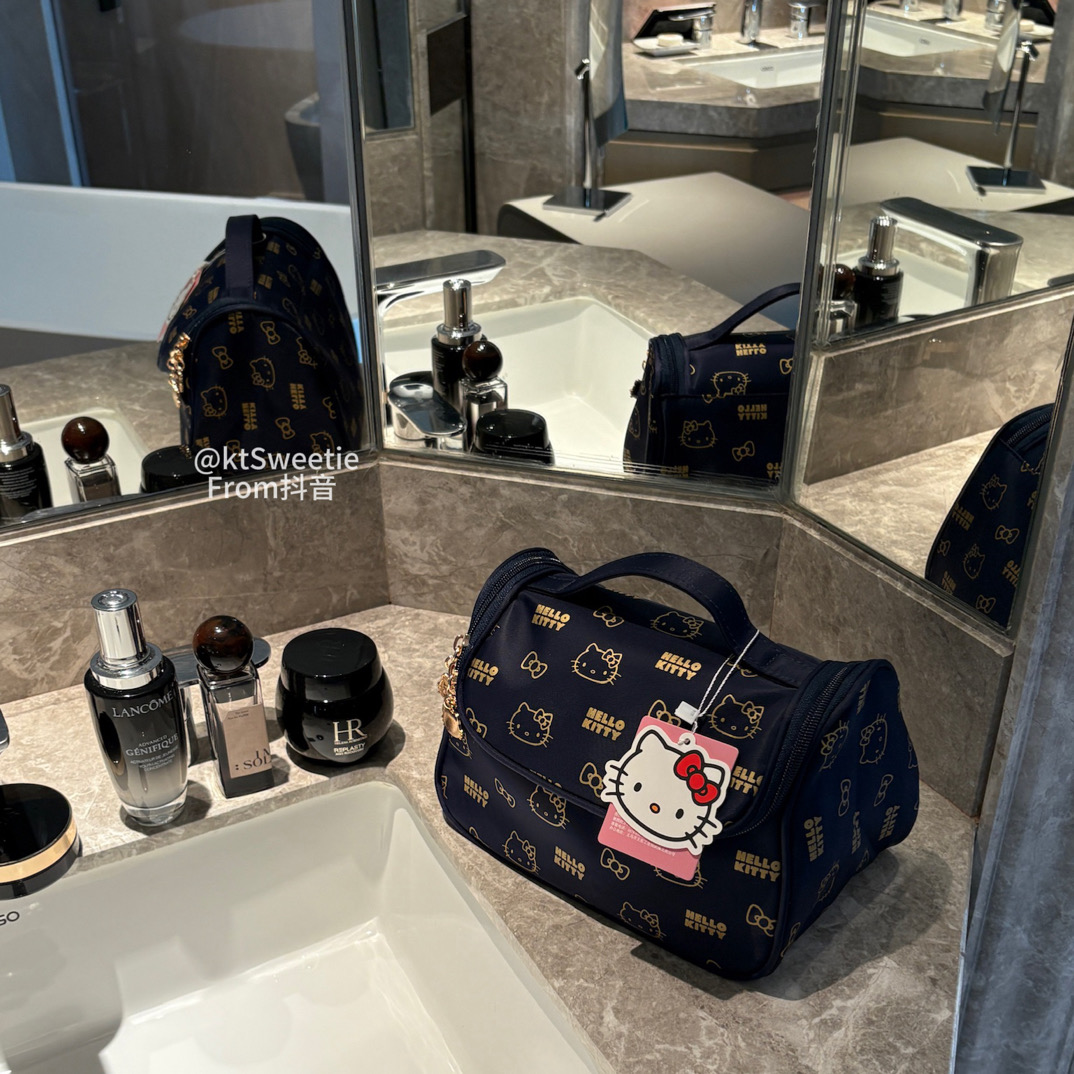 【三丽鸥正版】HelloKitty凯蒂猫化妆包防水大容量实用洗漱收纳包