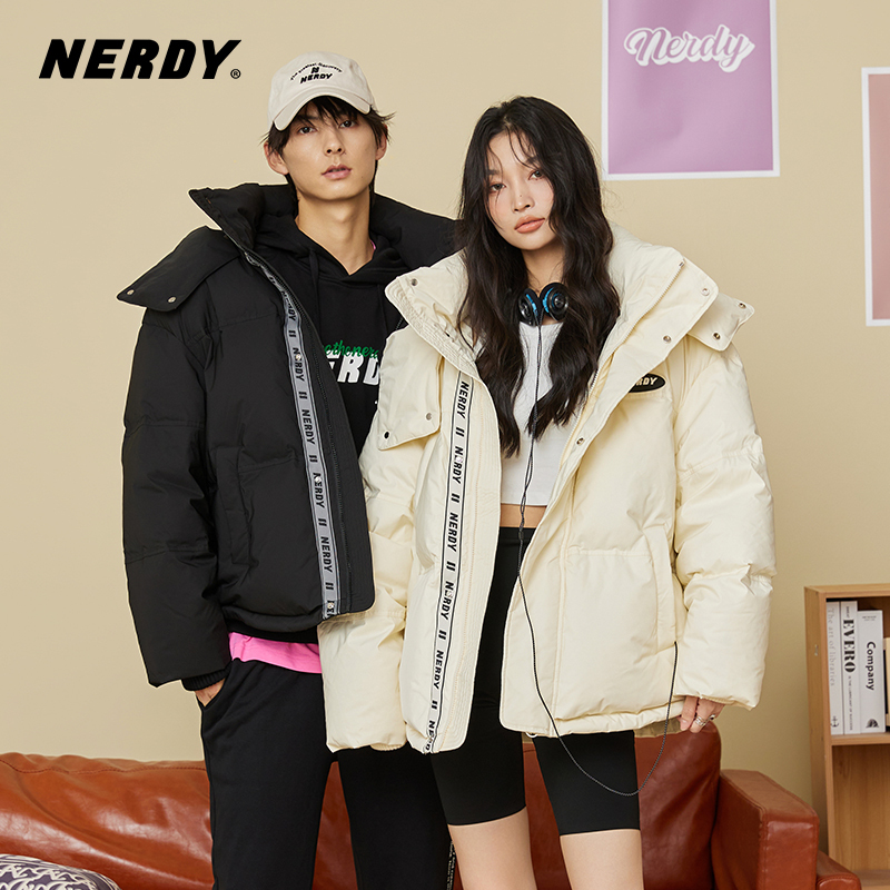 NERDY新款街头潮阔版质感重磅连帽短款羽绒服外套女保暖冬季休闲