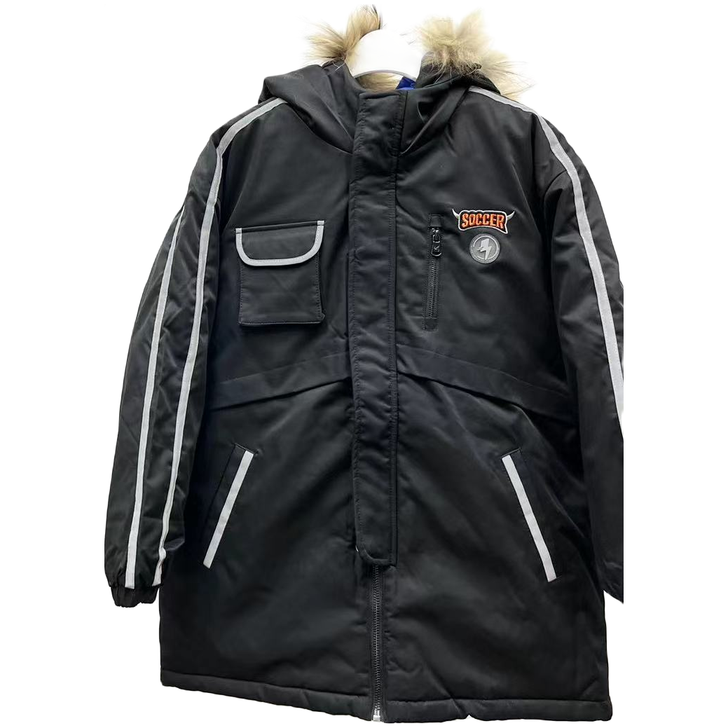 6808-黑色字母卡通人物刺绣连帽带毛领棉服