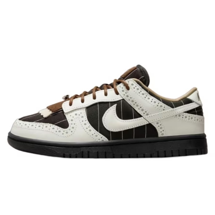 Nike/耐克女子  DUNK LOW LX 休闲板鞋  FV3642-010