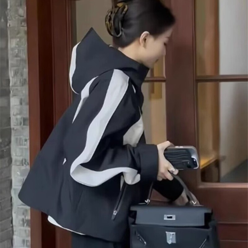 冲锋衣外套女短款小个子上衣2023新款春秋宽松百搭高级感连帽外套