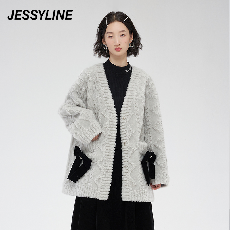 jessyline 年冬季新款杰茜莱时尚浅灰色纯绒宽松女外套潮开衫百搭