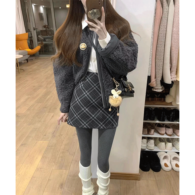 2023年设计感新品潮留炸街超漂亮针织毛呢外套女秋冬格子裙两件套