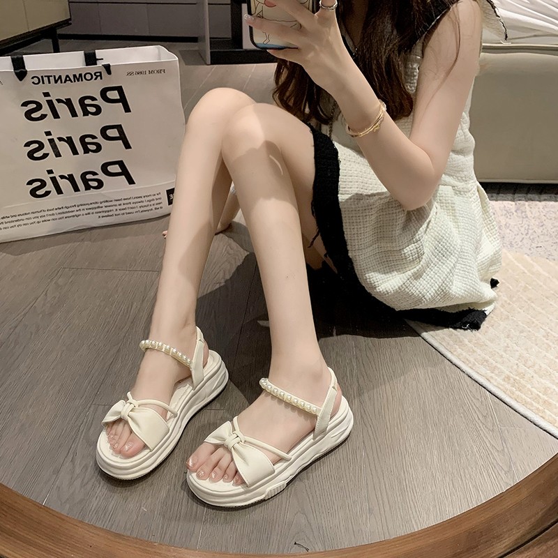 一字带软底凉鞋外穿新款休闲百搭平底防滑时尚仙女鞋甜美珍珠风格