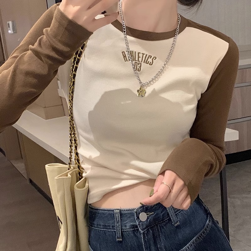 正肩长袖t恤女2023年春秋冬季修身打底衫设计感小众短款辣妹上衣