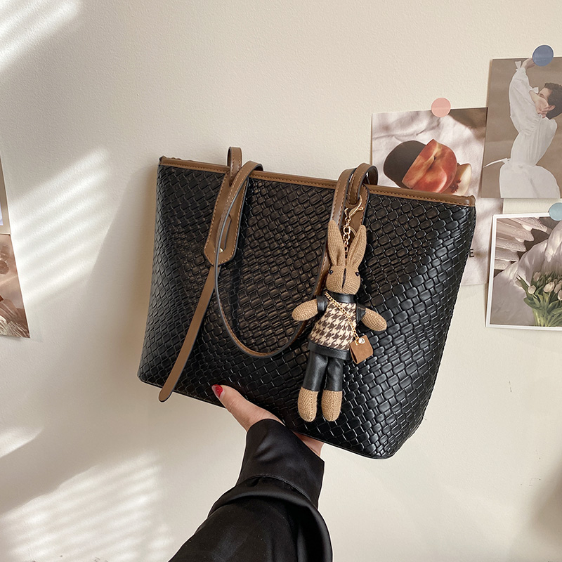 【送挂件】秋冬新款时尚大气纯色单肩包轻奢小众单肩斜挎包2815