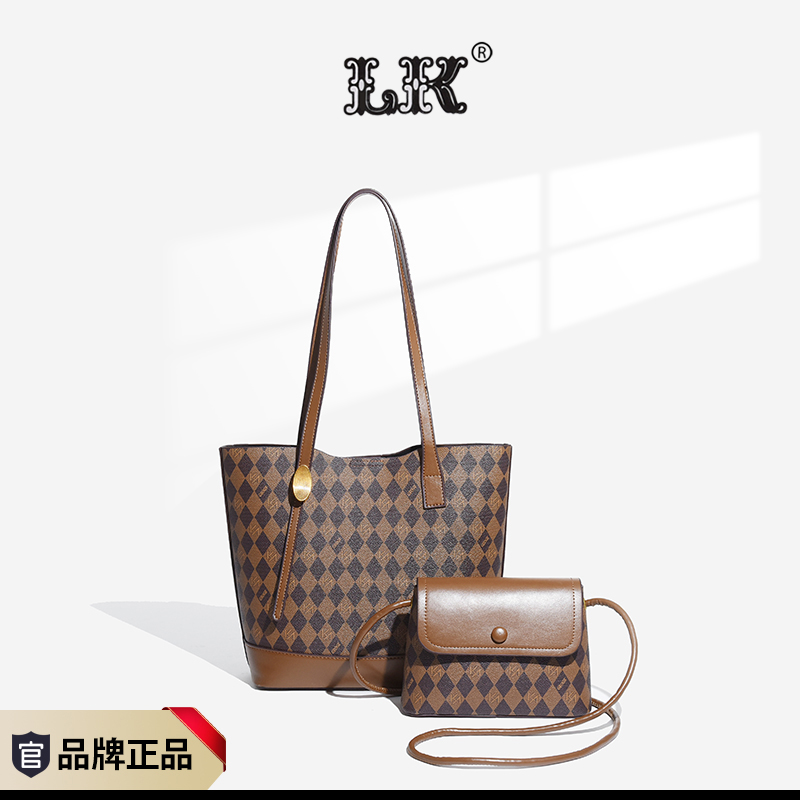 时尚新款054团秋冬时尚潮流小众百搭单肩斜挎女包