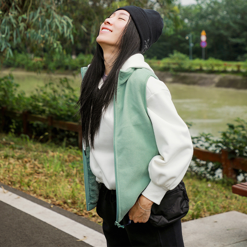 LRECNAVA 芮柯纳未 加绒加厚基础马甲运动户外保暖坎肩立领背心