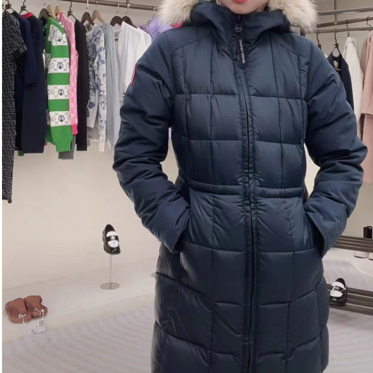 全新未使用  Canada Goose 连帽长袖微标鹅绒服 深蓝/XS/公价1.3W