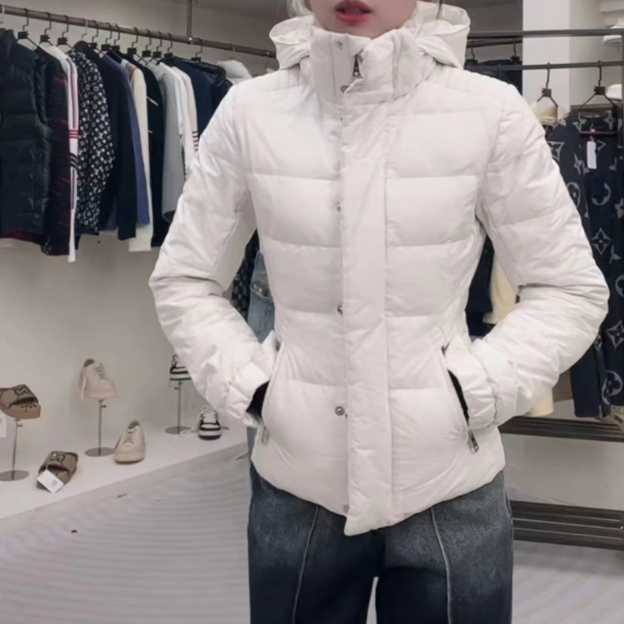 全新未使用  Prada 拉链连帽鹅绒服/公价24200/38码