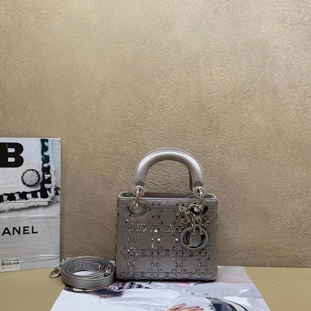 95新  壹臻中古/Dior 灰色缎面水钻戴妃三格77125961