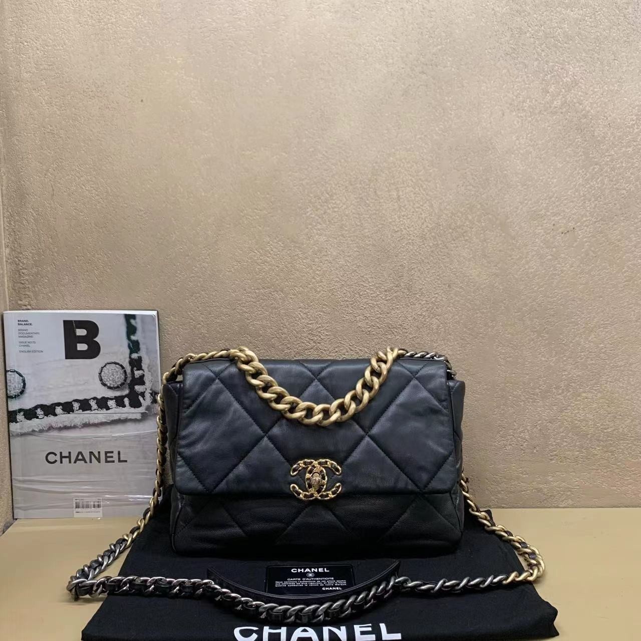 95新  壹臻中古/Chanel黑金羊19bag中号 28开/ 48500989
