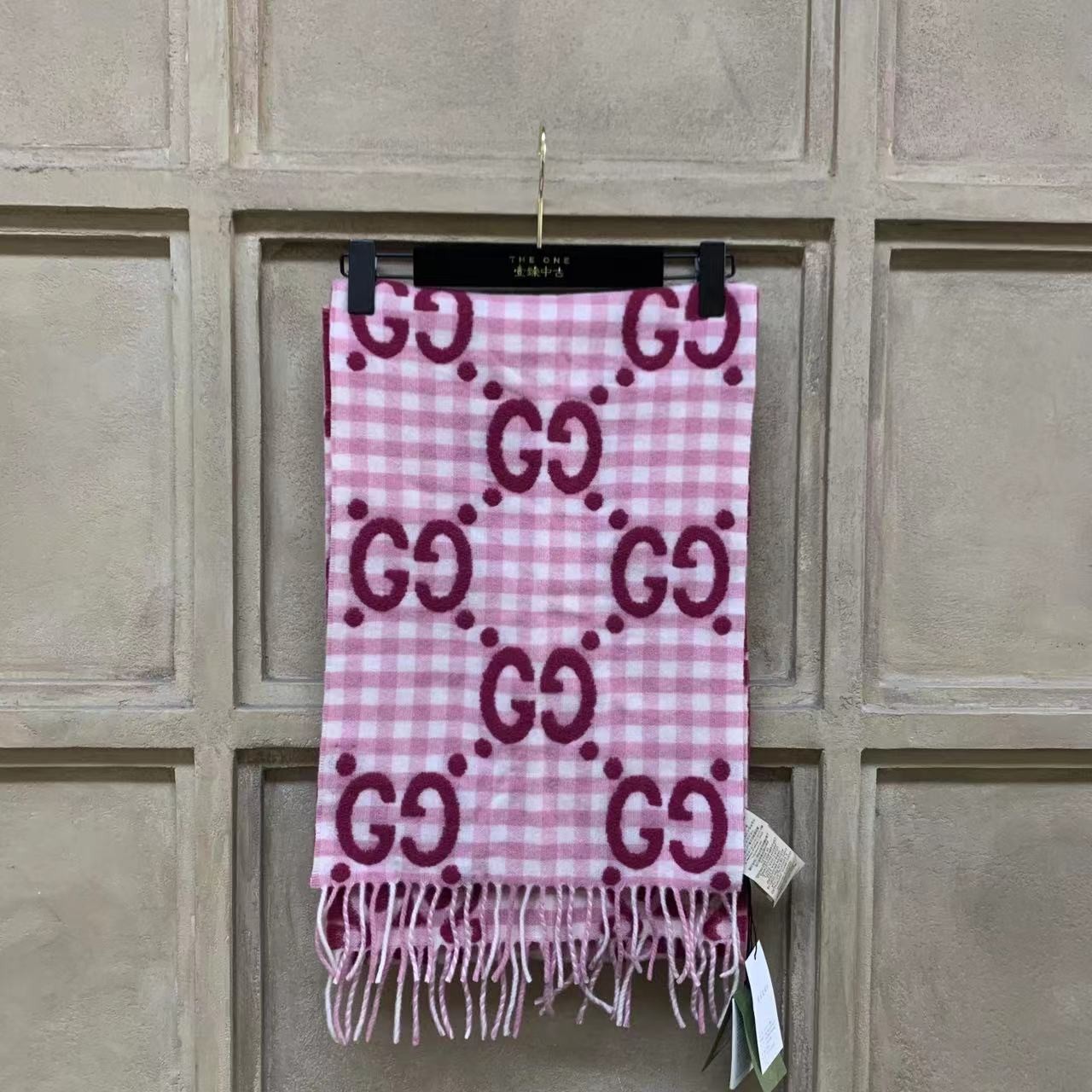 95新  壹臻中古/预留Gucci粉色格子围巾 30609132