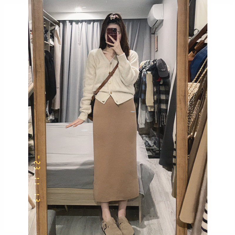 高级感超好看奶fufu软糯风小众设计针织V领毛衣开衫外穿女秋冬装