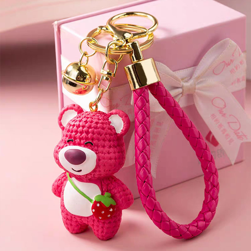 网红草莓小熊钥匙扣精致女可爱钥匙链简约挂饰女生使用包包挂件