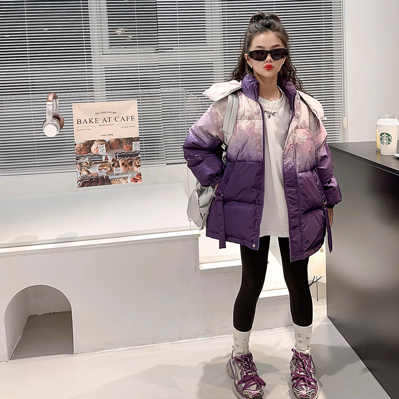 女童渐变羽绒服连帽加厚2023新款中大儿童白鸭绒三防外套潮酷女孩