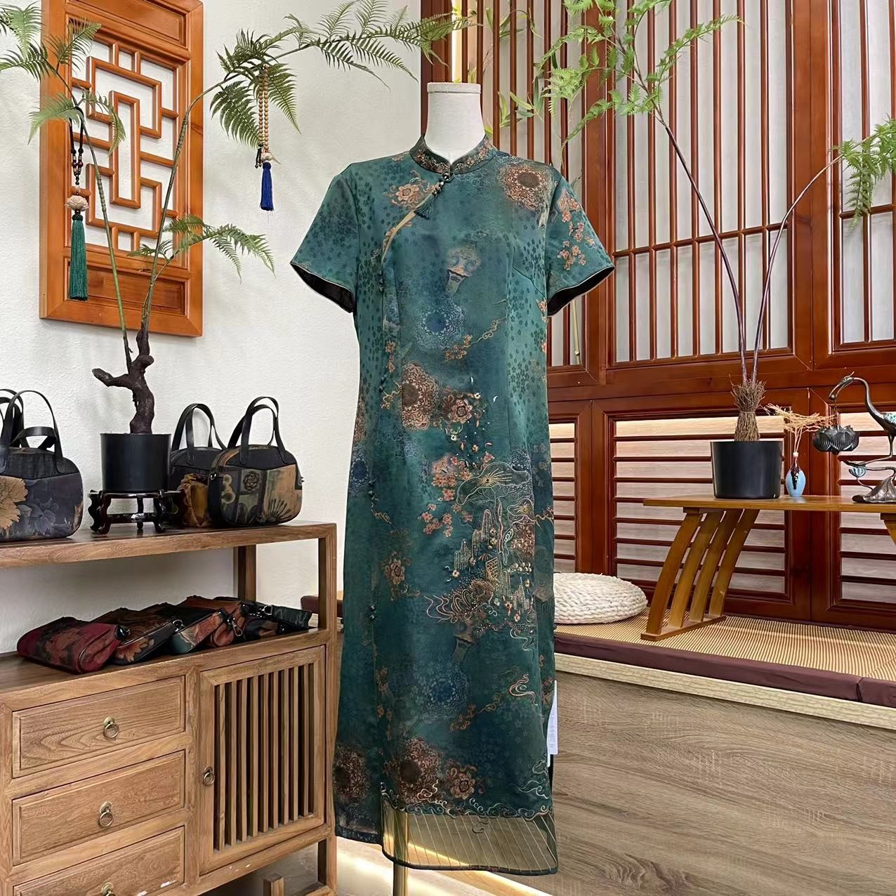 【江南凤羽】惊艳时光 手工高定香云纱重工绣花连衣裙FY8373
