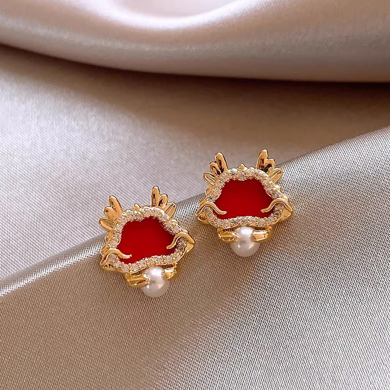 铜合金耳饰 2024新款红色本命龙年仿珍珠耳钉新年耳环气质耳饰ins