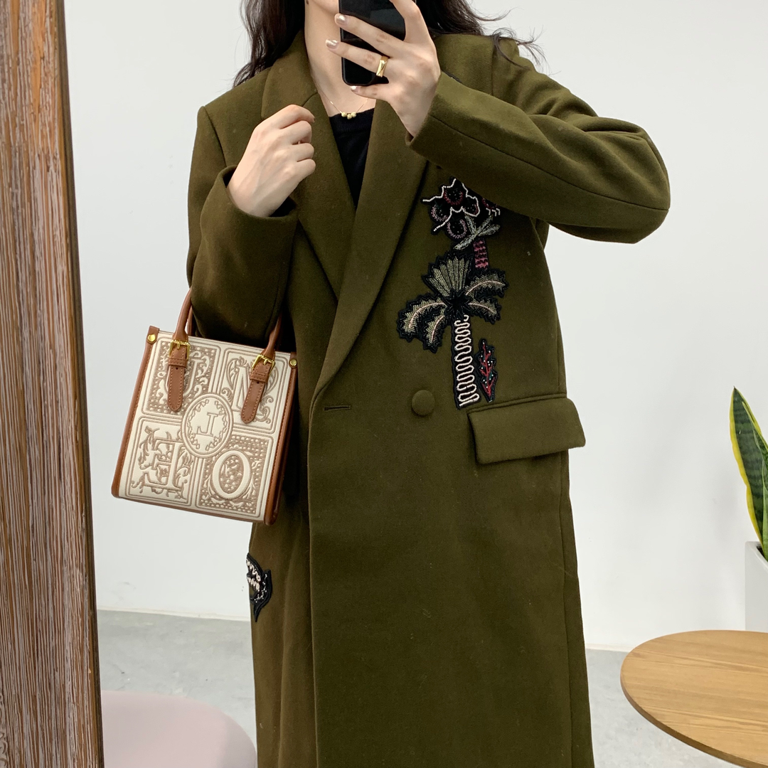 冬季女毛呢外套长款钉珠呢子百搭大衣外套A0-5301