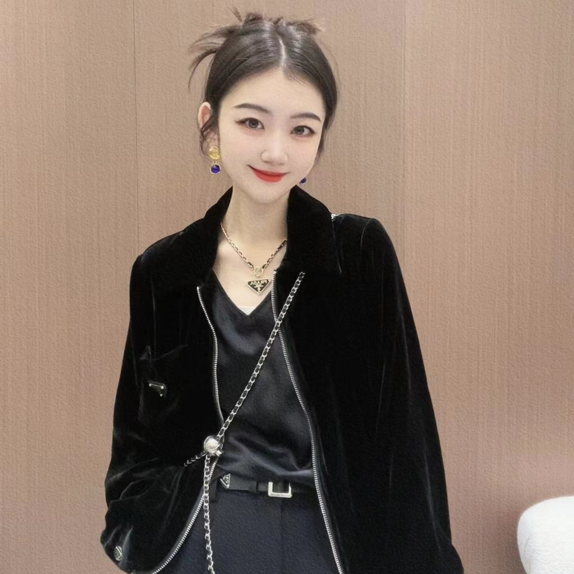 《CHUN》三角标单口袋桑蚕丝丝绒外套