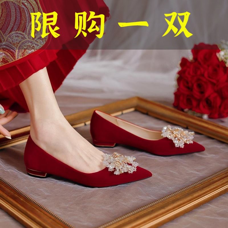 百丽纯爱秀禾婚纱两穿鞋低跟结婚鞋女2022年新款平底粗跟红色鞋