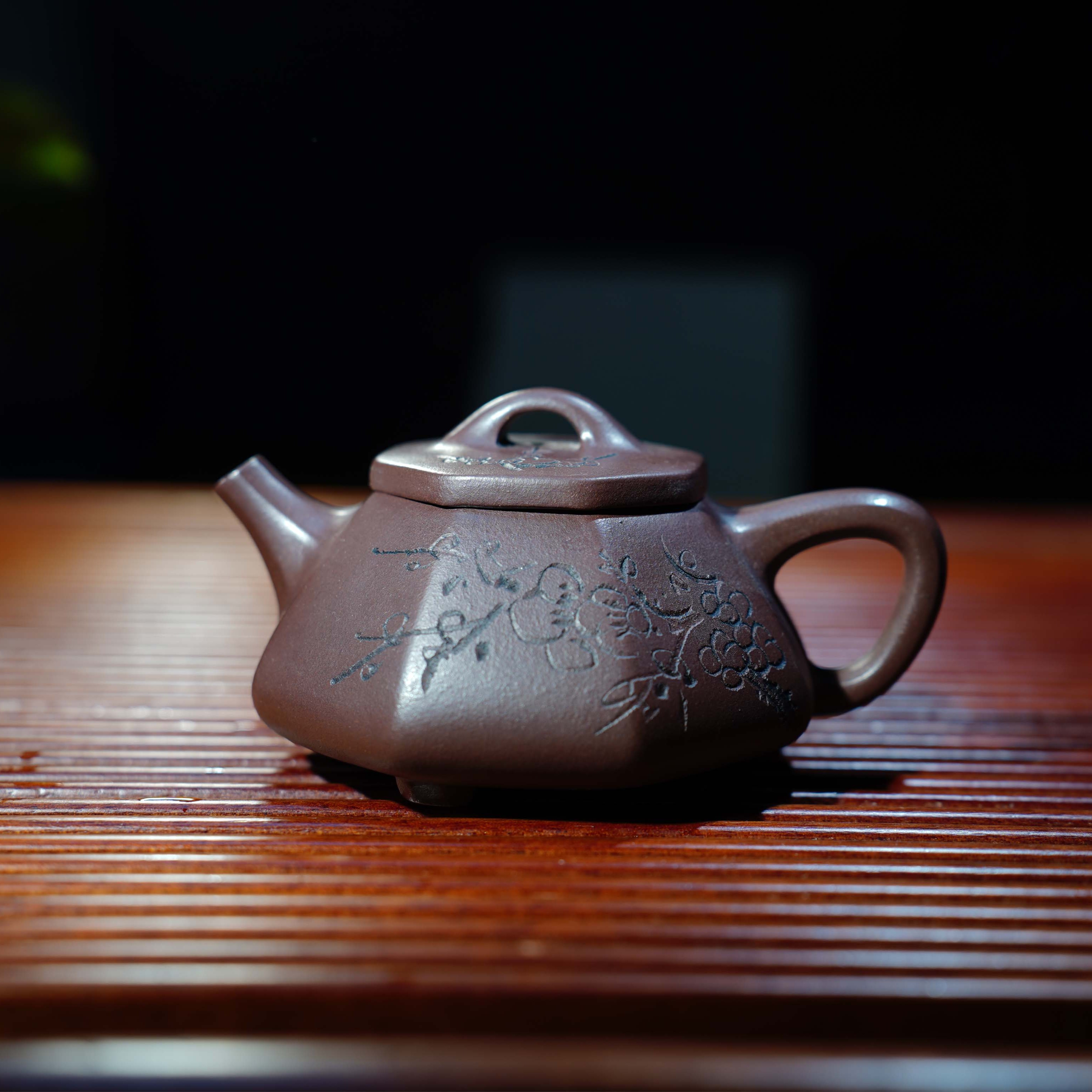 100目老紫泥梅香八方石瓢壶【琦】纯手工紫砂壶