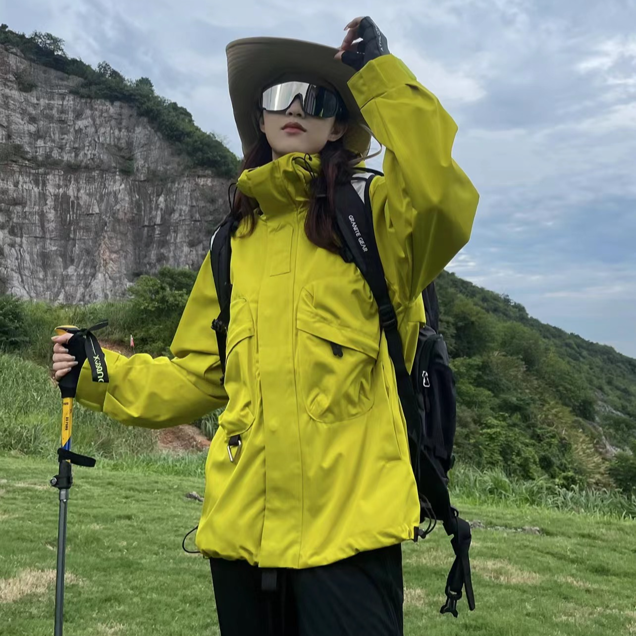 【小小专属】秋冬新潮情侣登山宽松百搭休闲男女旅行风衣夹克2353