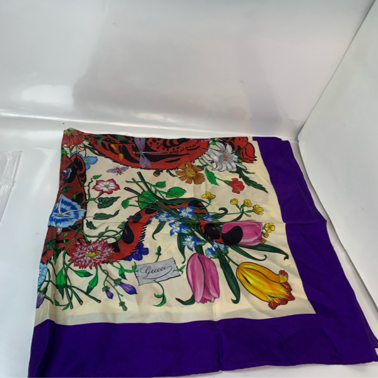 全新未使用  【佳娴】gucci 紫边白底 灵蛇花卉系列 P243975029