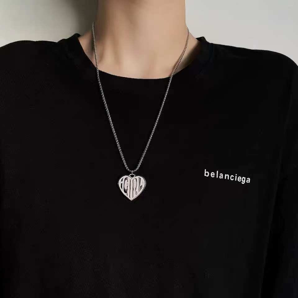 钛钢项链 欧美心形吊坠项链ins小众复古爱心链简约嘻哈颈链配饰