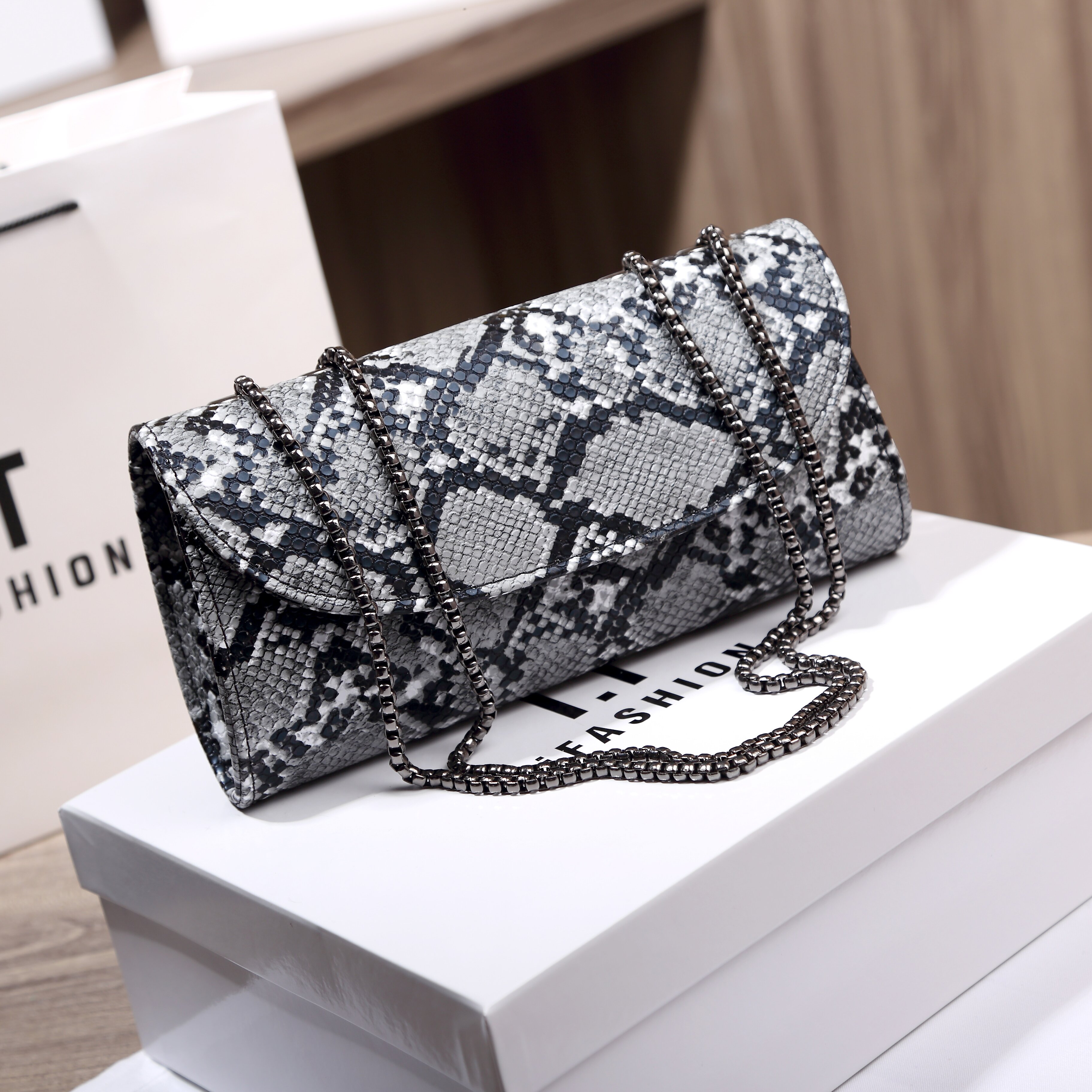 【宠粉福利】H031轻奢女士包包2023新款蛇纹单肩链条时尚百搭斜跨包