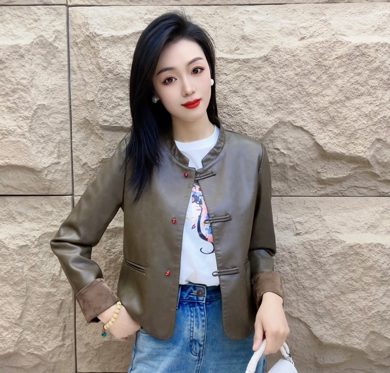 yipinyuxi/依品羽茜2024春季新中式时尚休闲国潮风皮衣外套女2395