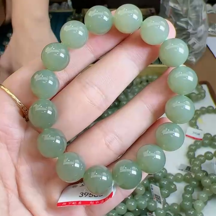 玉美人菲菲/39568和田玉圆珠12mm手串
