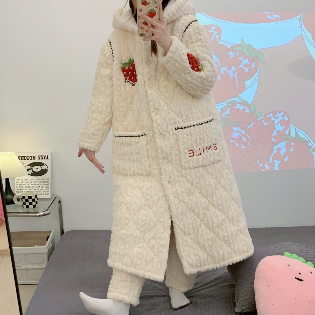 【三层夹棉加厚】2022新款点点草莓杏色冬季加绒睡袍女居家可外穿