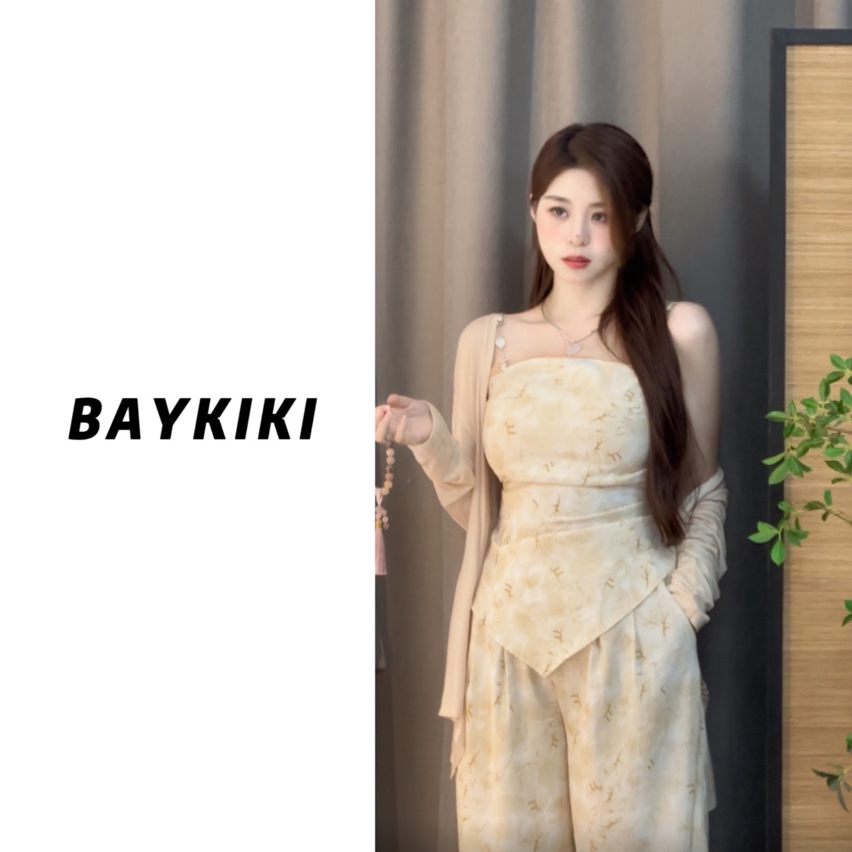 48小时发出【烟雨遥】 夏季设计感显瘦碎花吊带裤子开衫套装