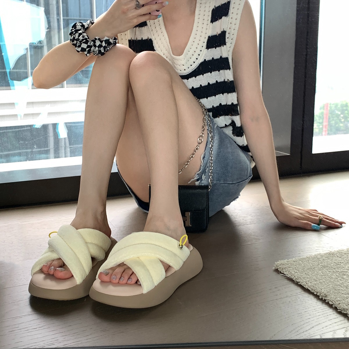 松糕厚底交叉拖鞋女夏季外穿2023新款可爱时尚休闲踩屎感面包凉拖