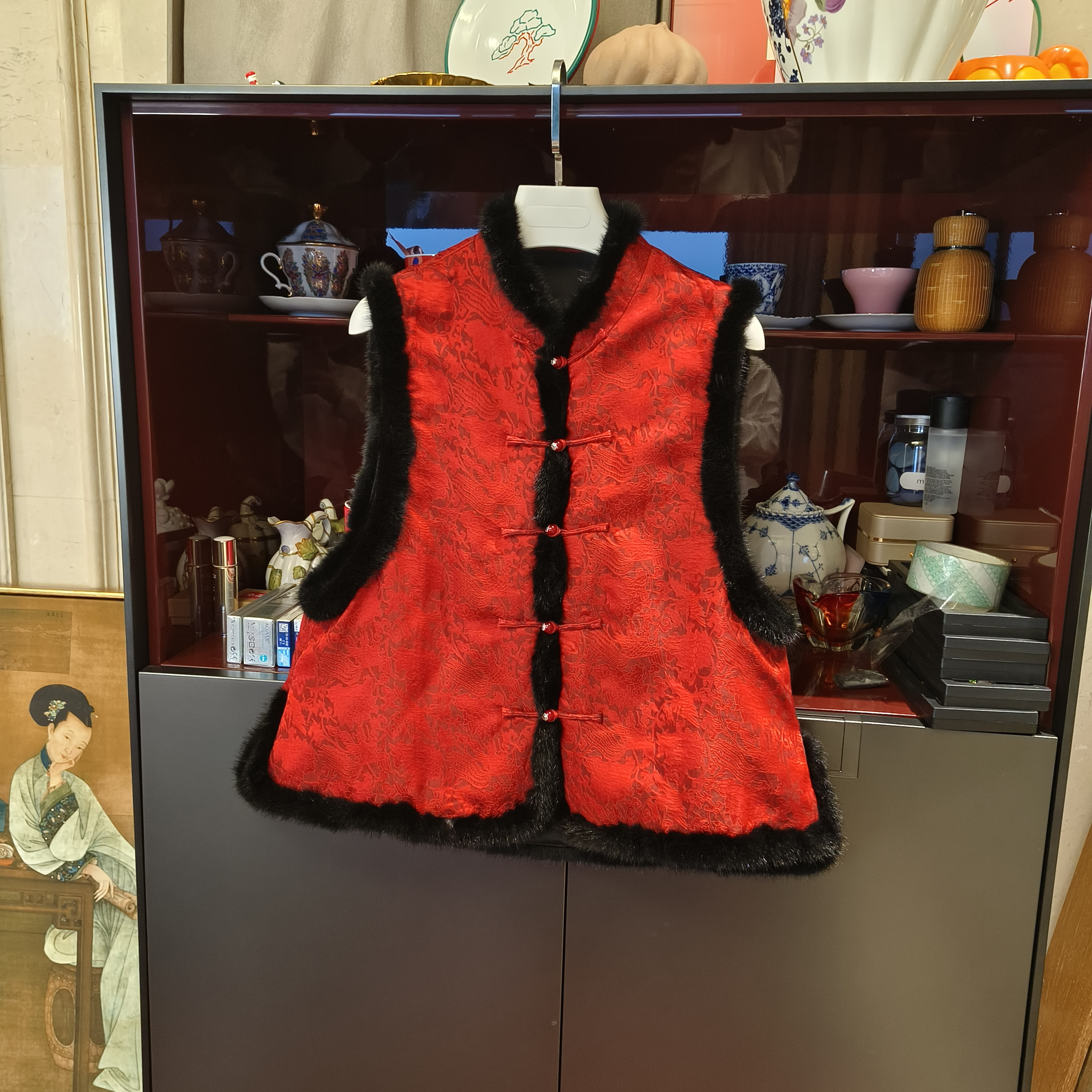 漫颜刘桑蚕丝红色提花马甲2023秋冬新圆领无袖休闲中式上衣