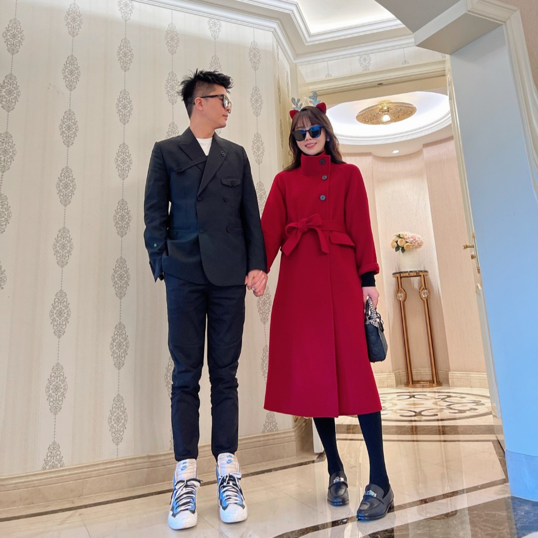 【希娜】气质高级 立领落肩澳毛大衣；