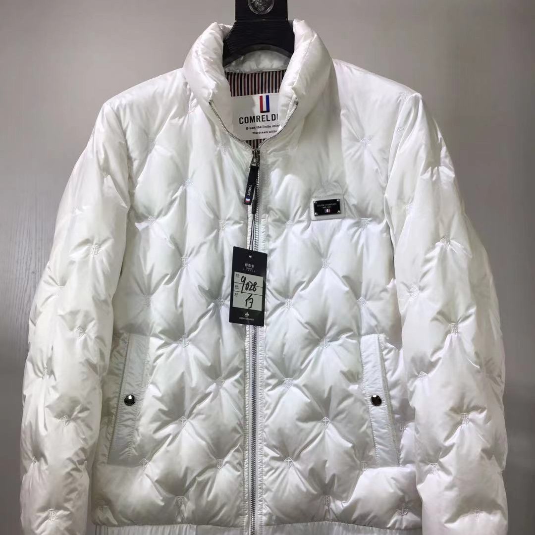 白色时尚休闲冬季百搭简约保暖男士短款羽绒服9028