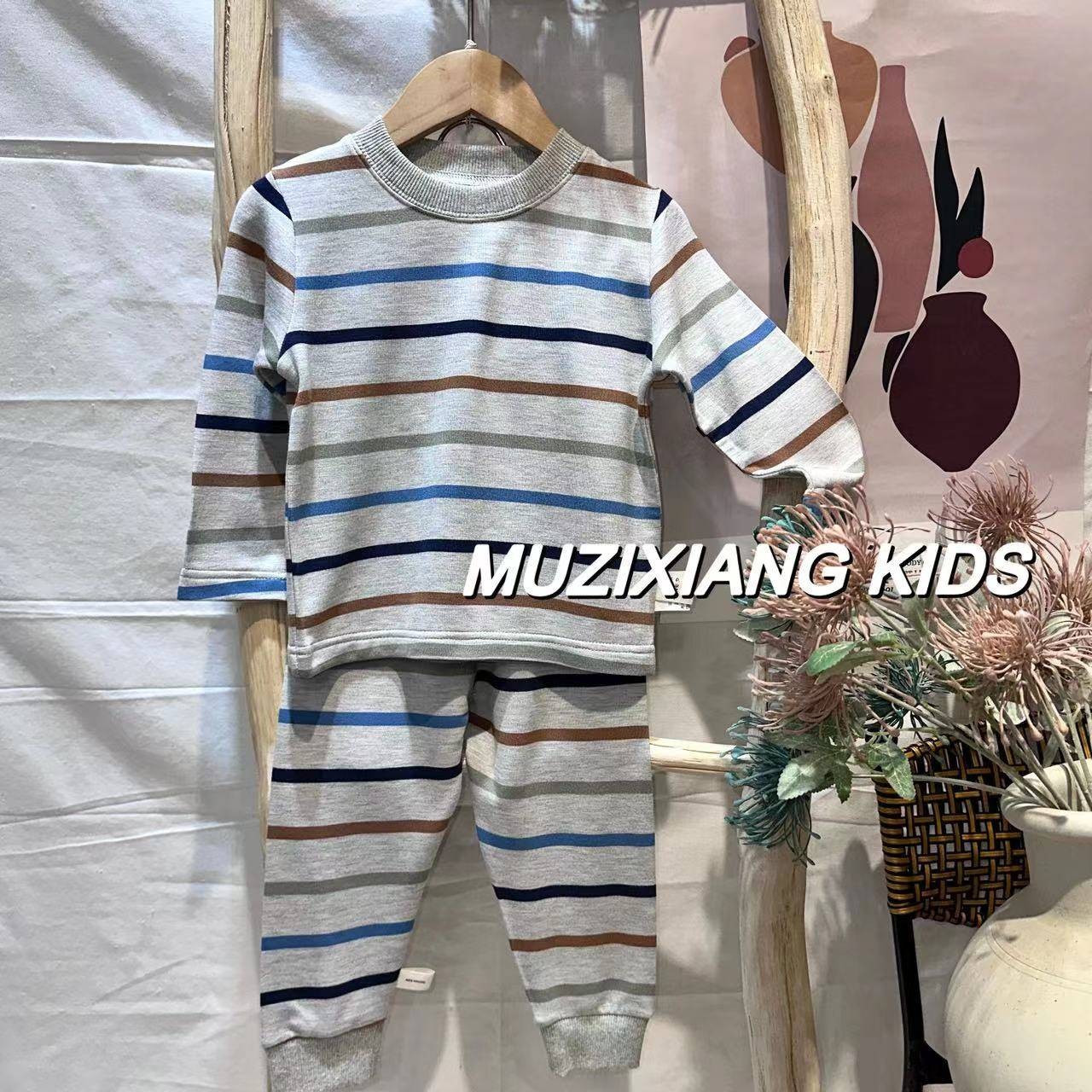 2023年予涵家新款灰底黑蓝咖条纹家居服套装