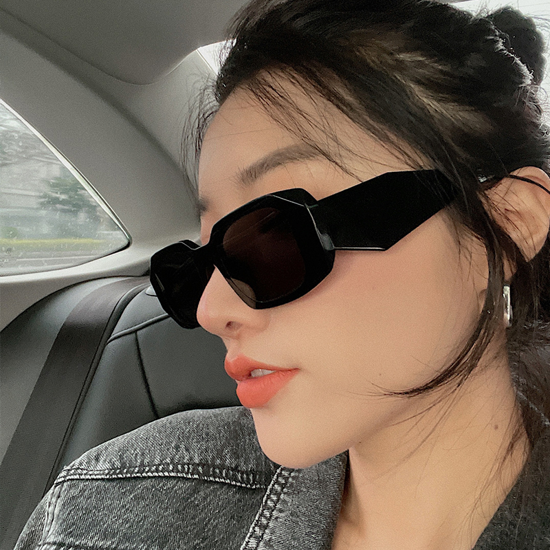 黑框复古墨镜女时尚韩版街拍网红显瘦眼镜明星同款白色个性太阳镜